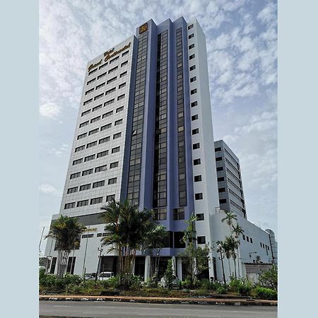 Hotel Grand Continental Kuching Zewnętrze zdjęcie