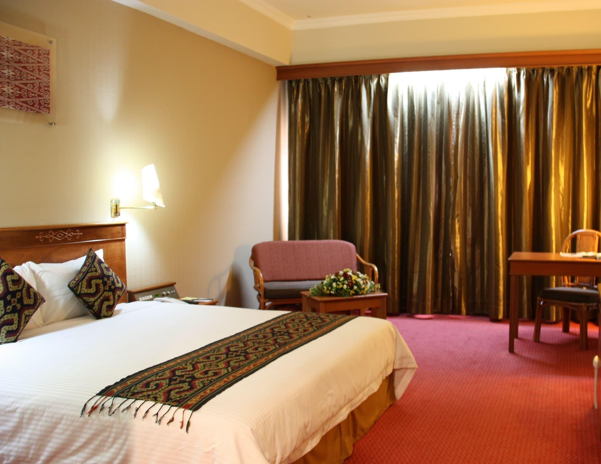 Hotel Grand Continental Kuching Zewnętrze zdjęcie