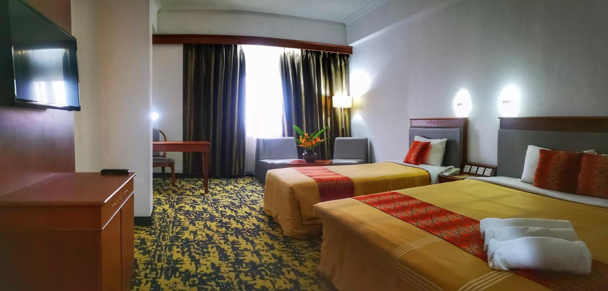Hotel Grand Continental Kuching Zewnętrze zdjęcie