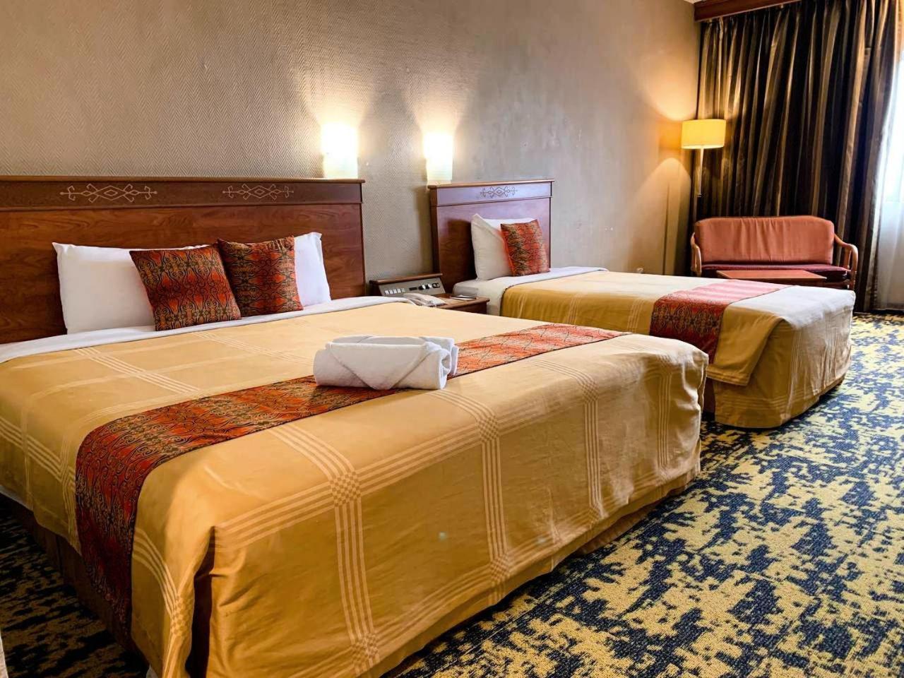 Hotel Grand Continental Kuching Zewnętrze zdjęcie