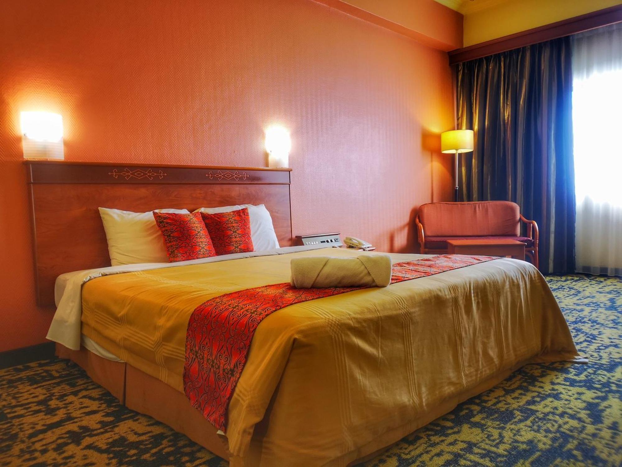 Hotel Grand Continental Kuching Zewnętrze zdjęcie