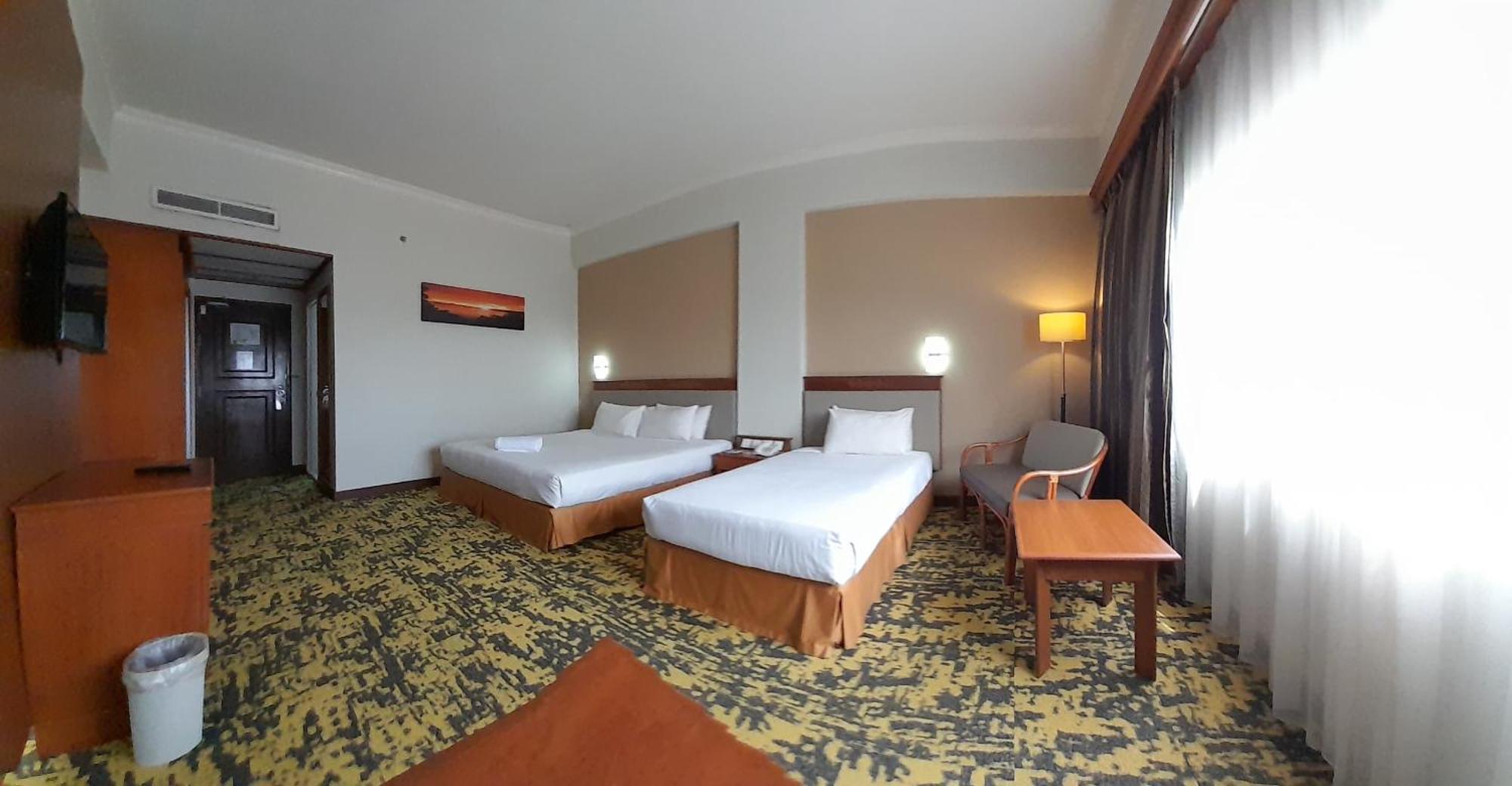 Hotel Grand Continental Kuching Zewnętrze zdjęcie