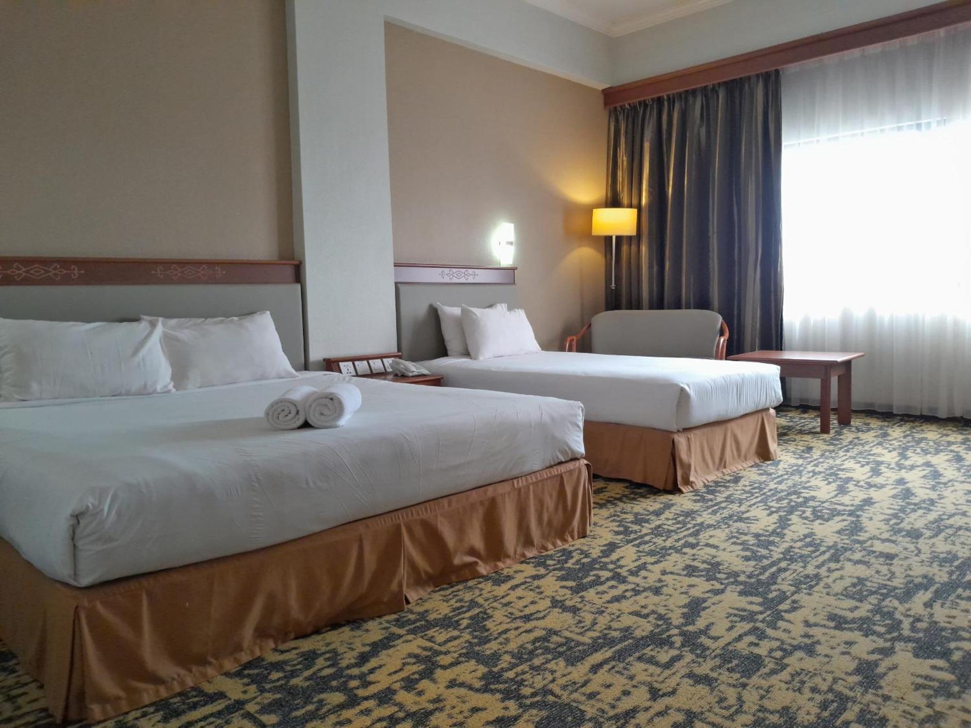 Hotel Grand Continental Kuching Zewnętrze zdjęcie