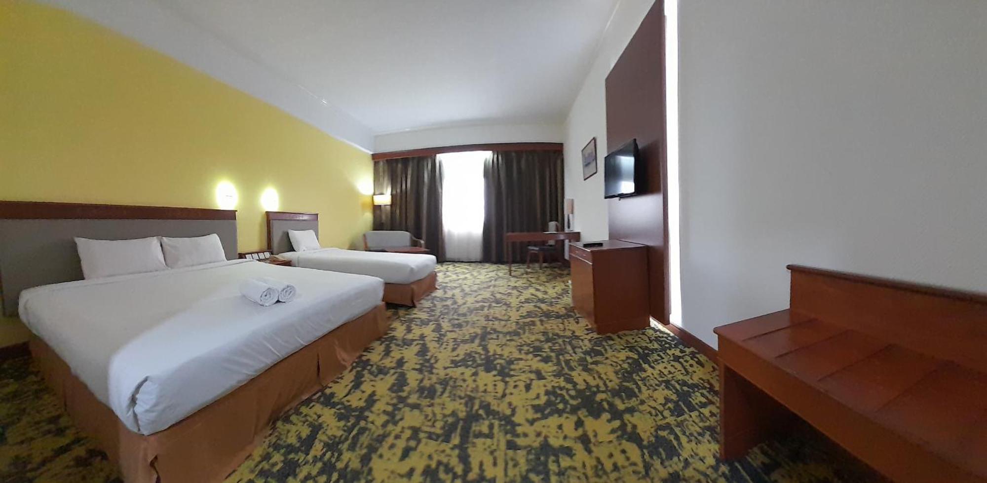 Hotel Grand Continental Kuching Zewnętrze zdjęcie
