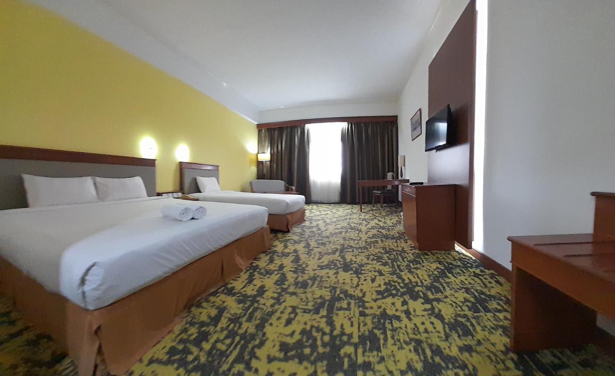 Hotel Grand Continental Kuching Zewnętrze zdjęcie