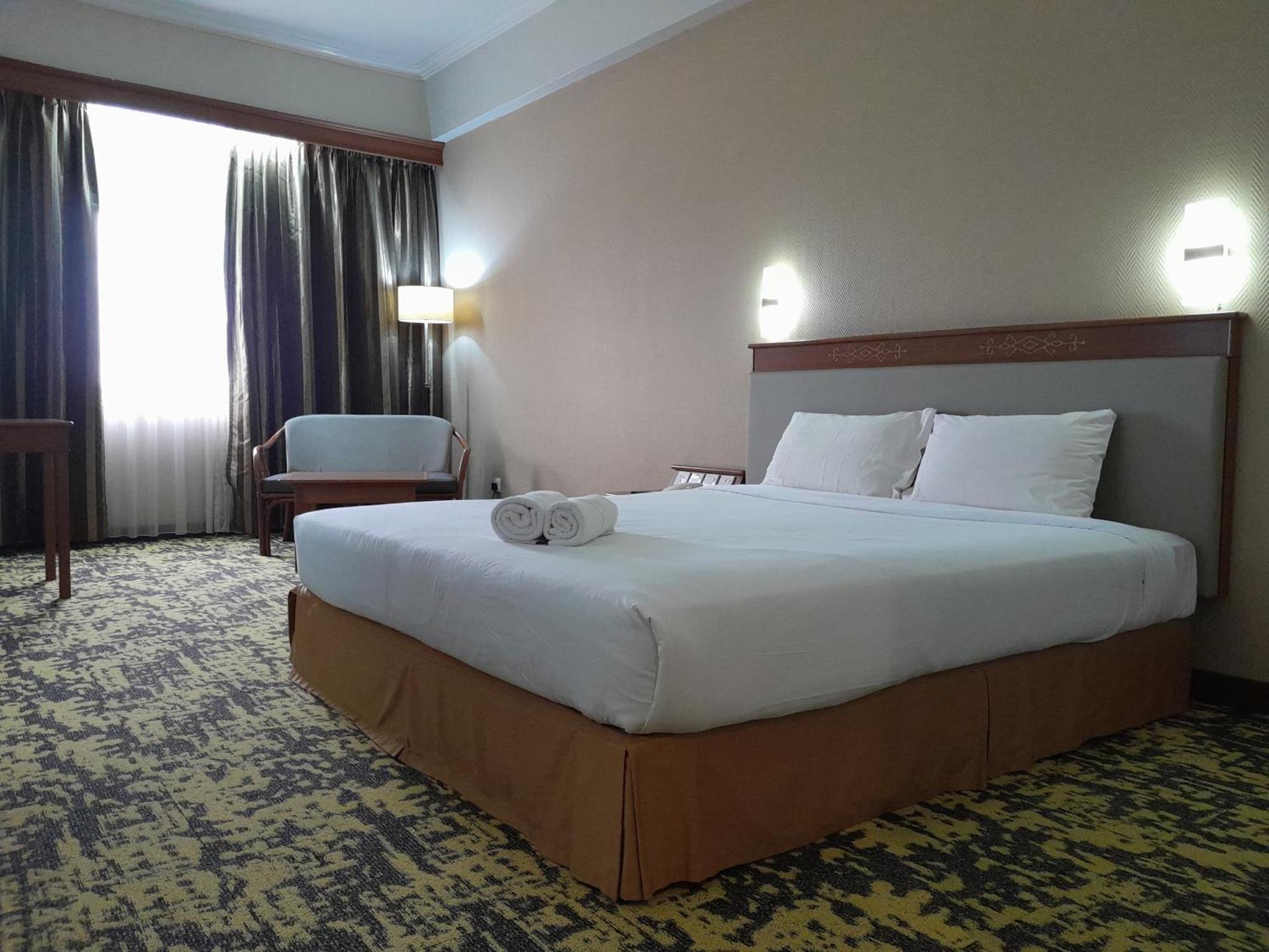 Hotel Grand Continental Kuching Zewnętrze zdjęcie