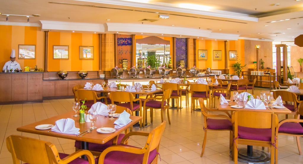Hotel Grand Continental Kuching Zewnętrze zdjęcie