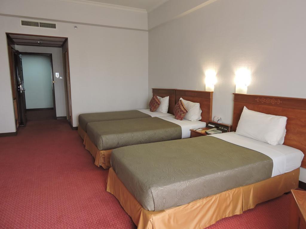 Hotel Grand Continental Kuching Zewnętrze zdjęcie
